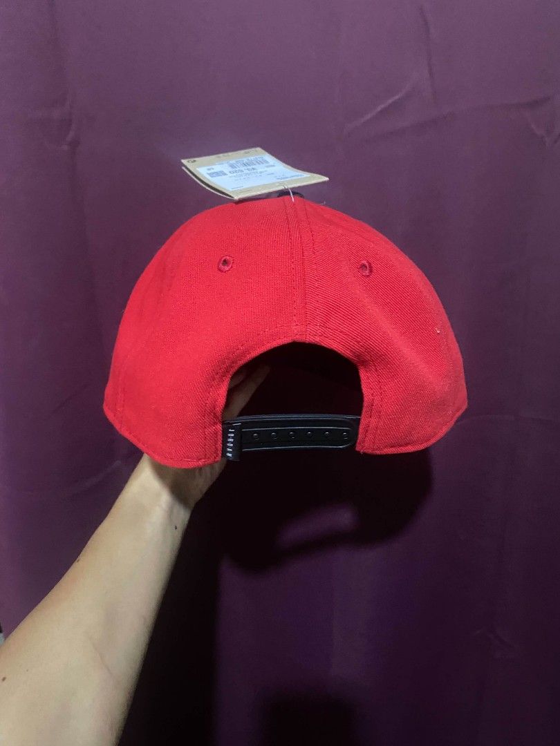 Jordan Jumpman Snapback Hat Red Black (Category: Caps & Hats) located in Sorsogon. Submitted by tomandrei6 (Listing ID 1468024894, Image 3). Description: - Brand new with original store tags - Red and black colorway - Large embroidered Jumpman logo on front - Adjustable snap closure at the back - Interior taped seams with printed lettering.