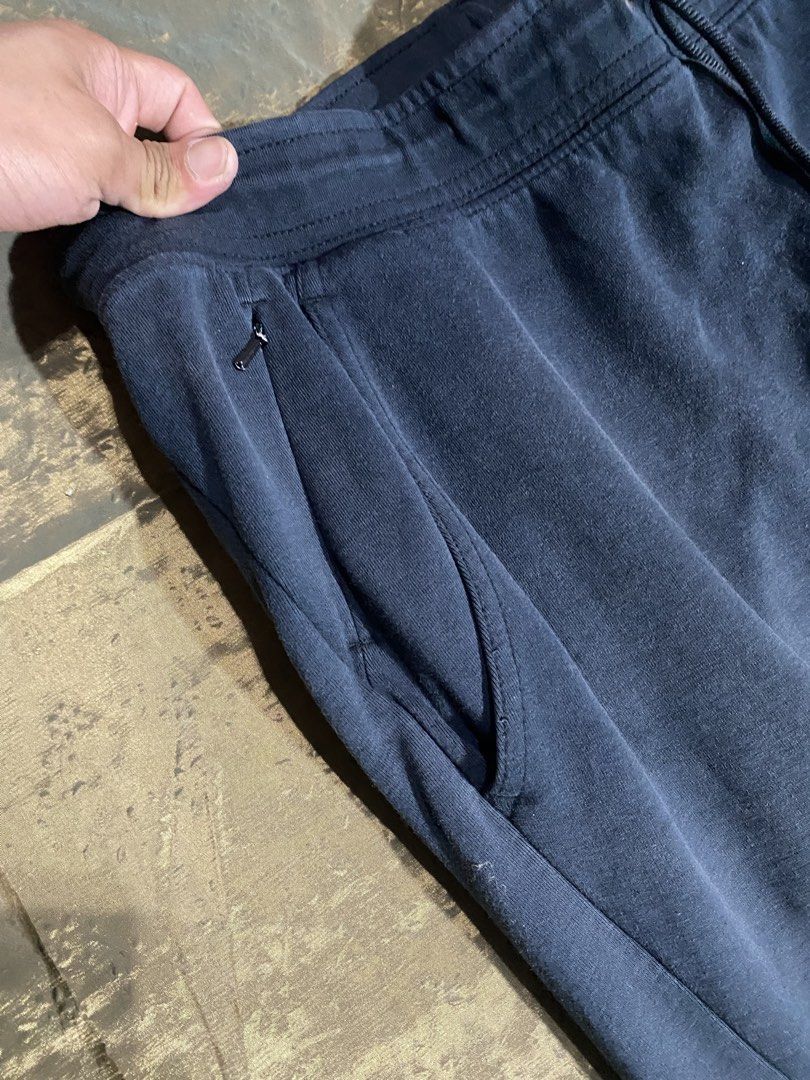 Jordan sweatpants (Category: Activewear) located in Paracale. Submitted by marthtift_88marceloveri (Listing ID 1467862423, Image 3). Description: Authentic Dimes 18x37 Need wash No issue Color rate 8/10.