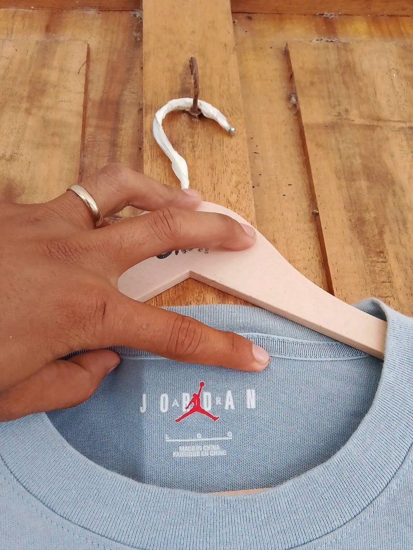 Jordan Sweatshirt (Category: Activewear) located in Cateel. Submitted by elayyy_070126 (Listing ID 1467911662, Image 2). Description: .