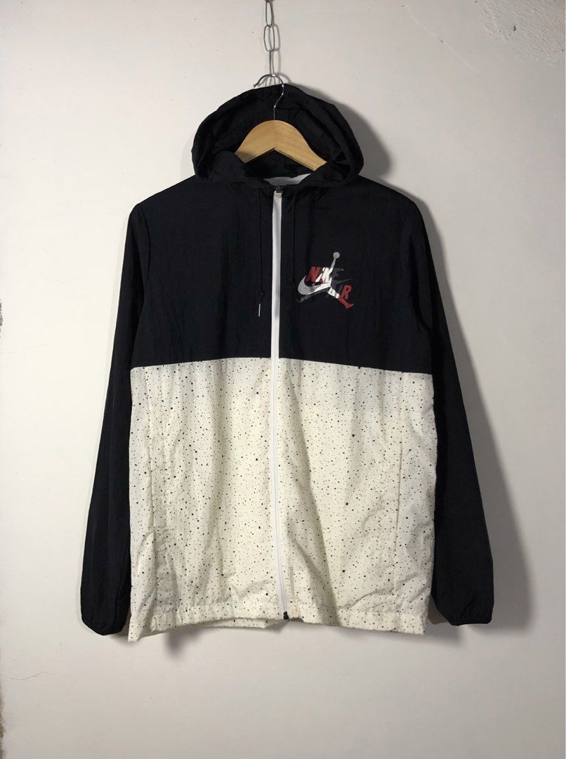 Jordan Windbreaker (Category: Coats, Jackets and Outerwear) located in Plaridel. Submitted by eco_chic_finds (Listing ID 1467879657, Image 1). Description: Jordan Windbreaker Size: Small Width: 22.5 Length: 27.5 Good as new 10/10 Colorrate No issue Already washed .