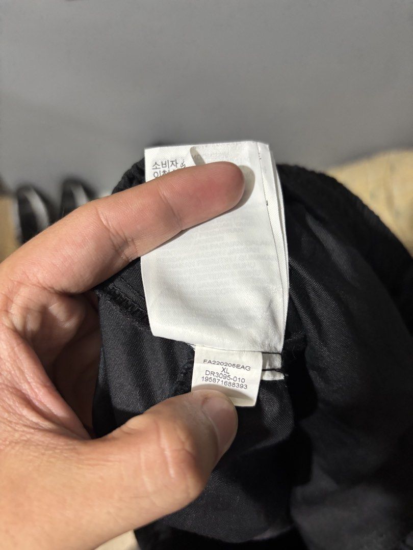 Jordan woven pants with side pocket (Category: Joggers) located in Bacolor. Submitted by dandaofficial25 (Listing ID 1467963676, Image 3). Description: 28-38W 38L .