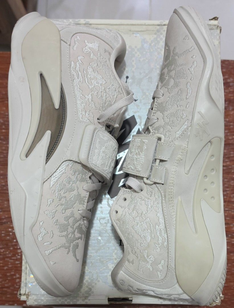 Jordan Zion 3 SE M.U.D. "Light Bone" (Category: Sneakers) located in Marikina City. Submitted by seb.seb (Listing ID 1465888112, Image 3). Description: Jordan Zion 3 SE M.U.D. "Light Bone" Size 10.5 PADS, Fitted only Damaged box ✅️2500.00 (SRP: 7895.00) Locations: Marikina/Makati/BGC All pairs are 💯 original/authentic Money back if proven fake.
