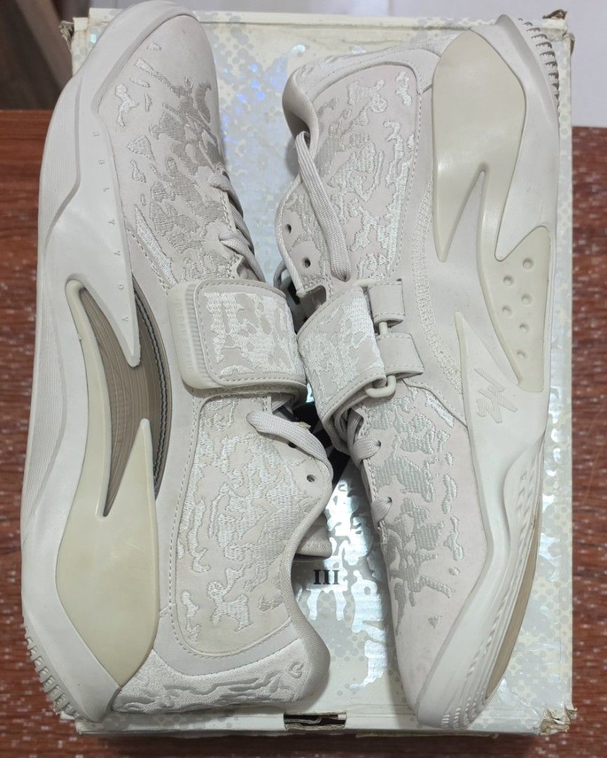 Jordan Zion 3 SE M.U.D. "Light Bone" (Category: Sneakers) located in Marikina City. Submitted by seb.seb (Listing ID 1465888112, Image 2). Description: Jordan Zion 3 SE M.U.D. "Light Bone" Size 10.5 PADS, Fitted only Damaged box ✅️2500.00 (SRP: 7895.00) Locations: Marikina/Makati/BGC All pairs are 💯 original/authentic Money back if proven fake.