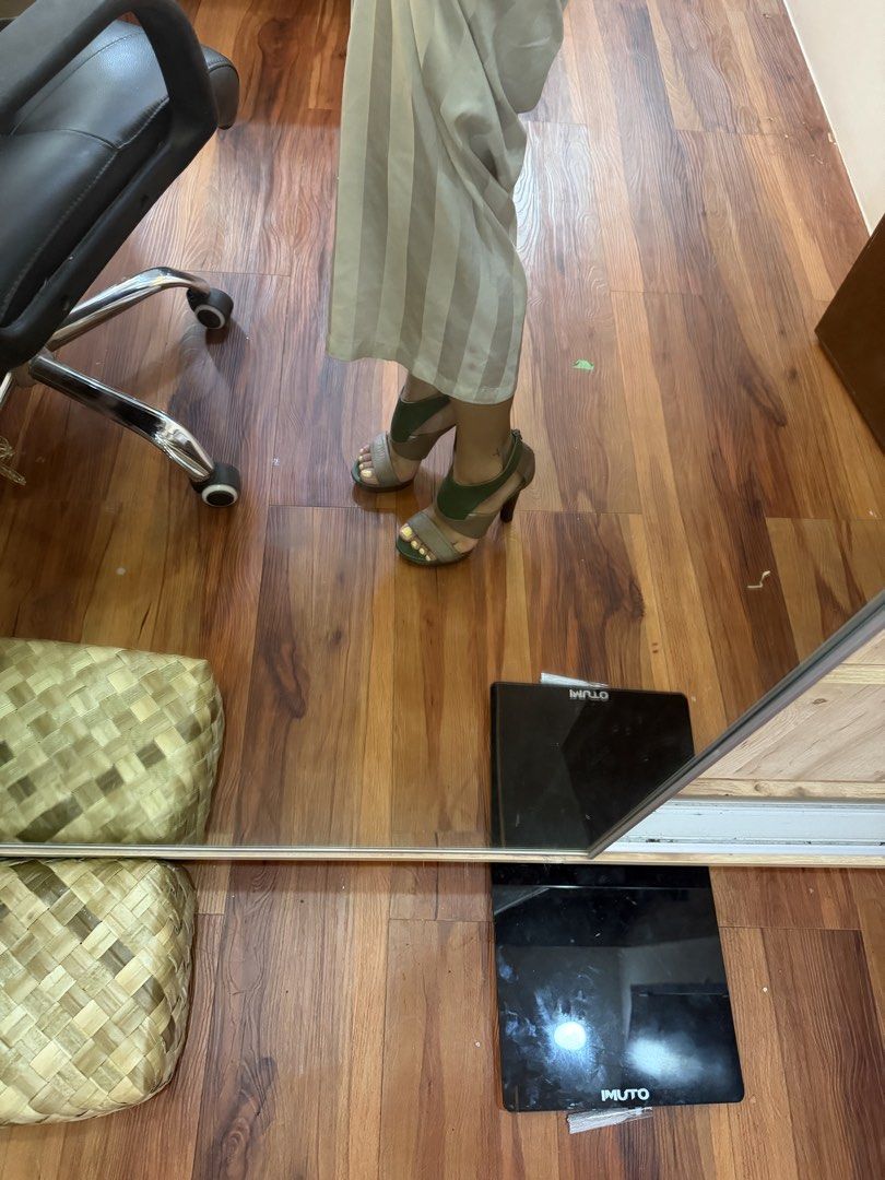 Joy and Peach Heels (Category: Heels) located in Manila. Submitted by mamaansshop (Listing ID 1467910076, Image 2). Description: Hongkong brand 8k plus original price.