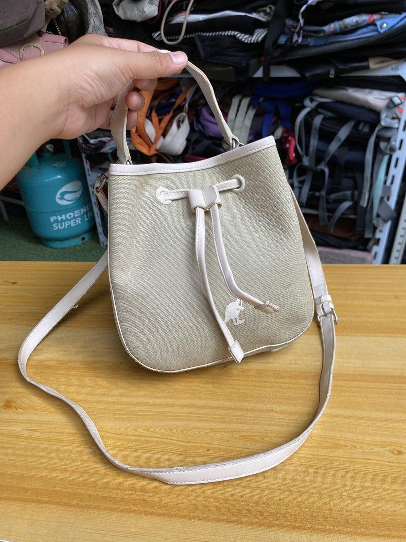Kangol Duo Canvas Bucket Bag (Category: Cross-body Bags) located in Davao. Submitted by kurt2021.turtle (Listing ID 1467848079, Image 2). Description: .