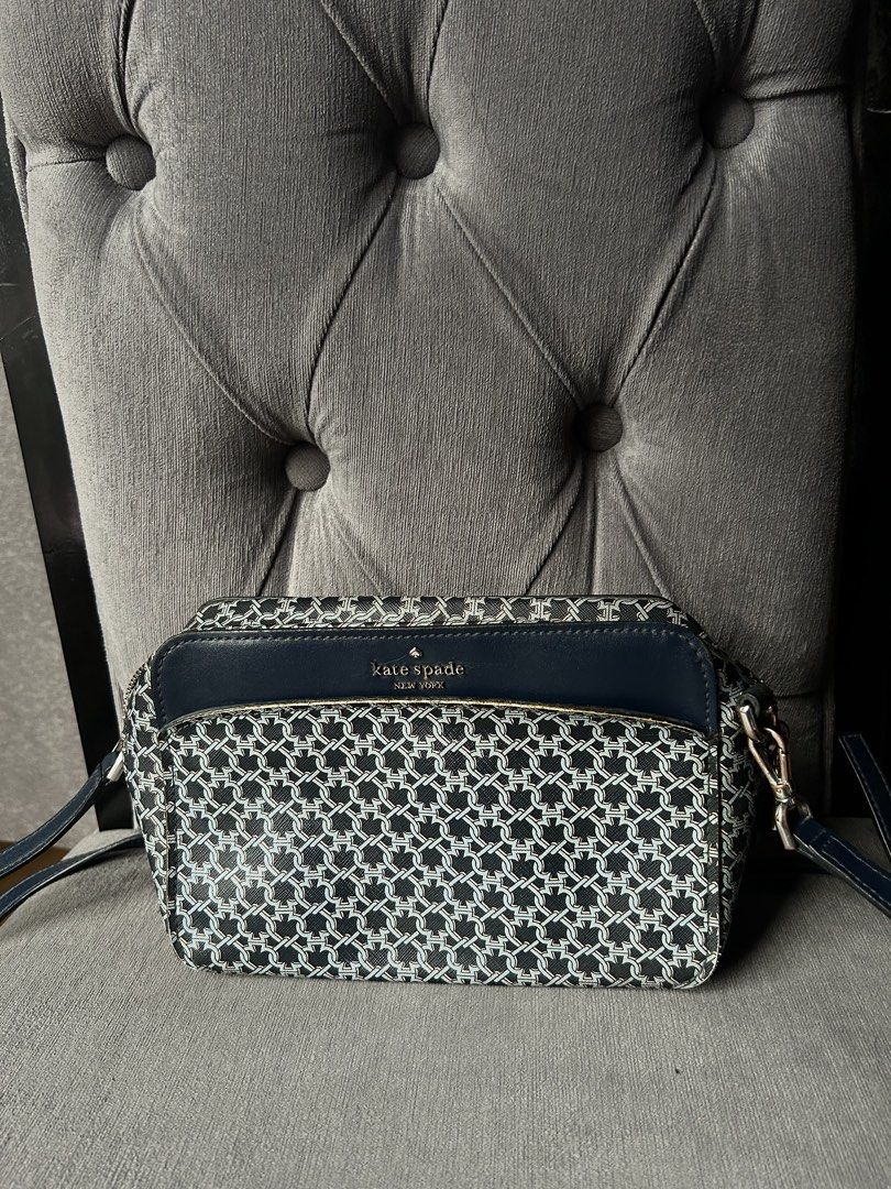 Kate spade bag (Category: Luxury Bags & Wallets) located in Manila. Submitted by reishuh (Listing ID 1467940887, Image 1). Description: .