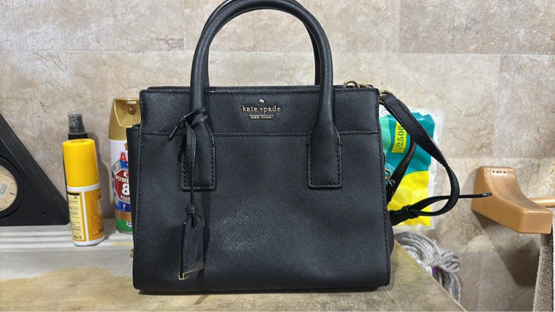KATE SPADE SHOULDER BAG (Category: Luxury Bags & Wallets) located in Cainta. Submitted by wildforest.1cbcbc (Listing ID 1467919281, Image 1). Description: Kate Spade Small bag ORIGINAL WITH OFFICIAL RECEIPT! lightly used Very good condition Slightly Negotiable.
