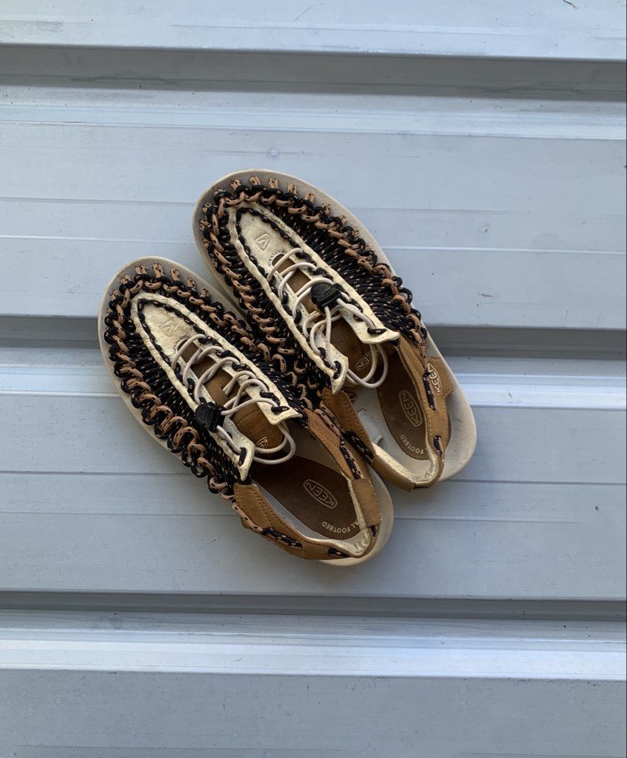 KEEN UNEEK Sandals (Category: Sneakers) located in Marikina City. Submitted by azaero (Listing ID 1467987476, Image 1). Description: Size Men’s US 8.5 / cm 26.5 / Euro 41 Minimal Draggings .