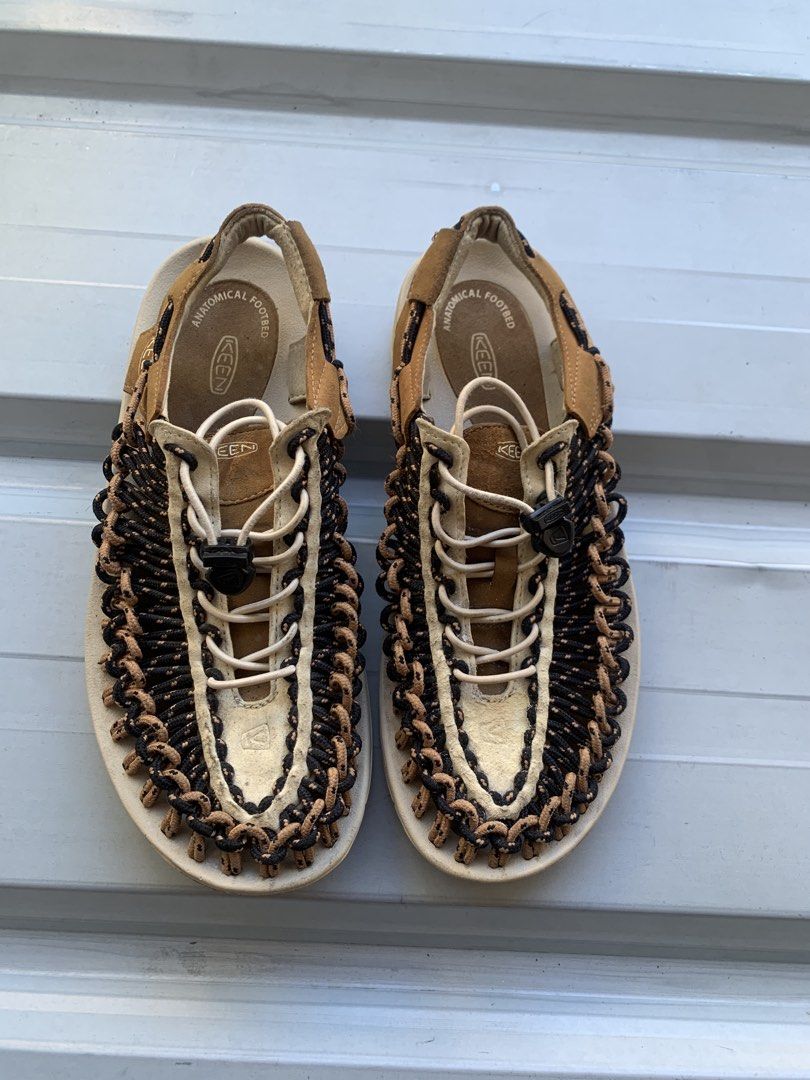 KEEN UNEEK Sandals (Category: Sneakers) located in Marikina City. Submitted by azaero (Listing ID 1467987476, Image 3). Description: Size Men’s US 8.5 / cm 26.5 / Euro 41 Minimal Draggings .