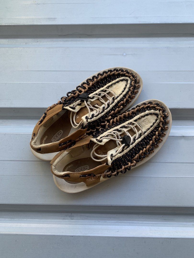 KEEN UNEEK Sandals (Category: Sneakers) located in Marikina City. Submitted by azaero (Listing ID 1467987476, Image 2). Description: Size Men’s US 8.5 / cm 26.5 / Euro 41 Minimal Draggings .