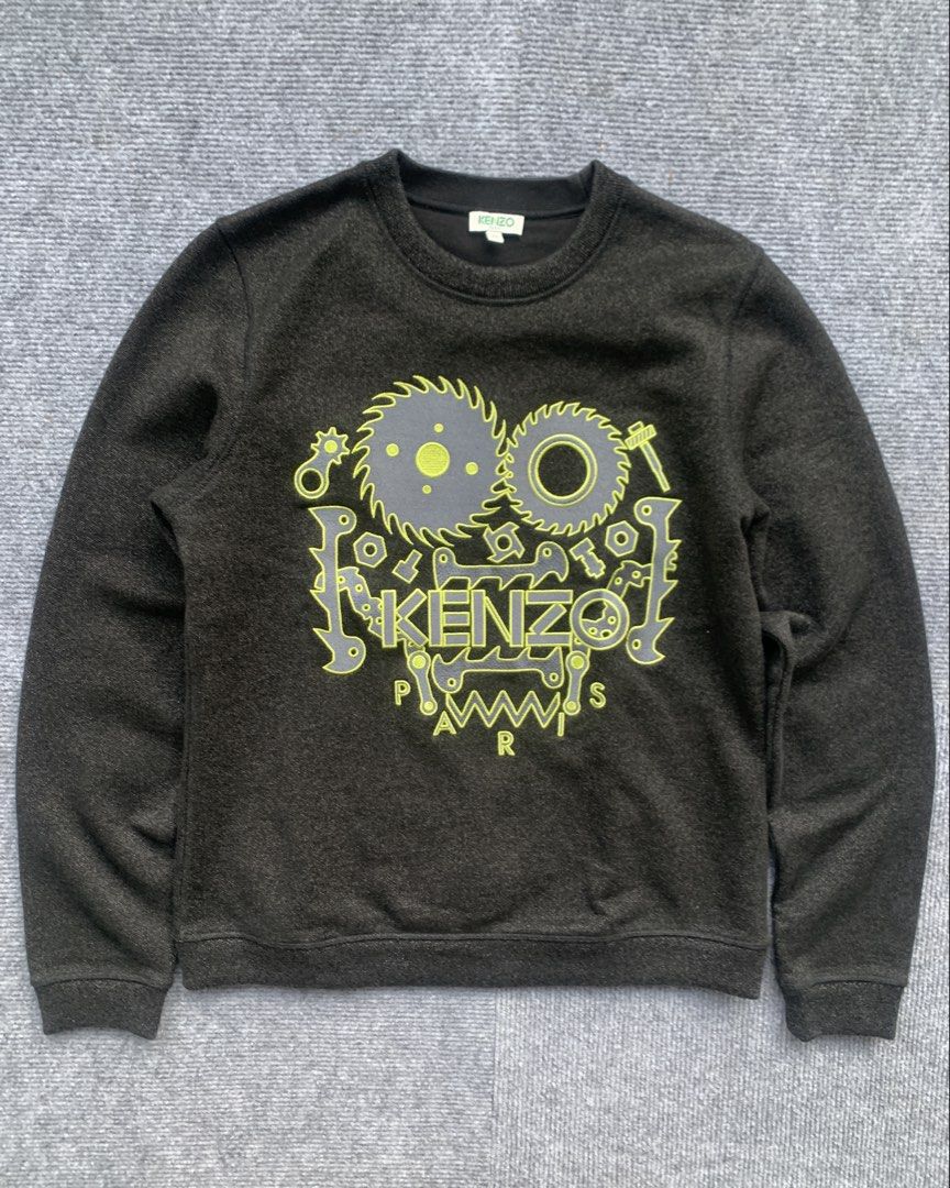 Kenzo Sweatshirt (Category: Luxury Apparel) located in Marikina City. Submitted by azaero (Listing ID 1467972243, Image 2). Description: W 18 x L 23.5 Color rate 10/10 no issues.