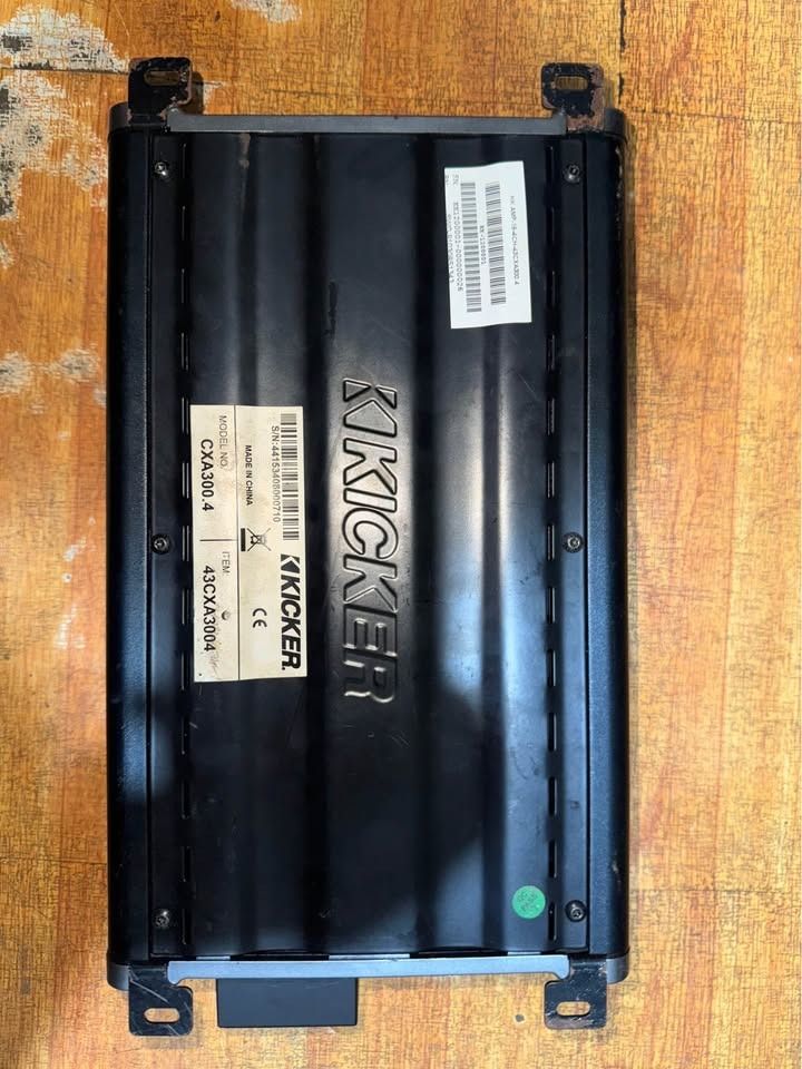 Kicker CXA300.4 4 Channel Amplifier (Category: Soundbars, Speakers & Amplifiers) located in Caloocan City. Submitted by vihtavouri (Listing ID 1467992646, Image 2). Description: Used, replaced this unit with JBL A604 since this has no RCA output for a mono amplifier..