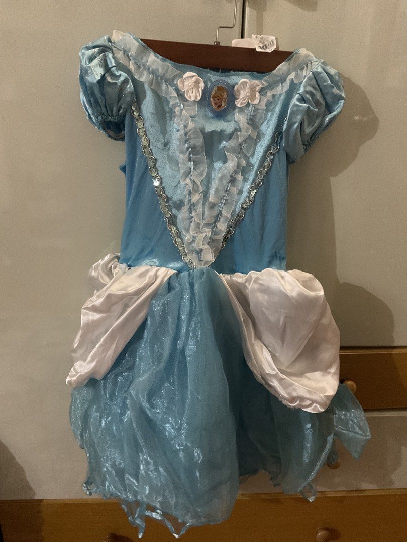 Kids cotume for halloween (Category: Babies & Kids Fashion) located in Manila. Submitted by marygrace68624 (Listing ID 1467872661, Image 1). Description: PLEASE TAKE TIME TO READ FIRST BEFORE INQUIRING Kids costume for halloween. Price varies depending on the costume. 1. SNOWHITE COSTUME- 350. For 4 yrs old 2. QUEEN ELSA COSTUME -380 for 6 years old 3. SOPHIA THE FIRST—380 FOR 6X 4. COSTUME WITH WINGS- 250 . There is a cut at the shoulder part so