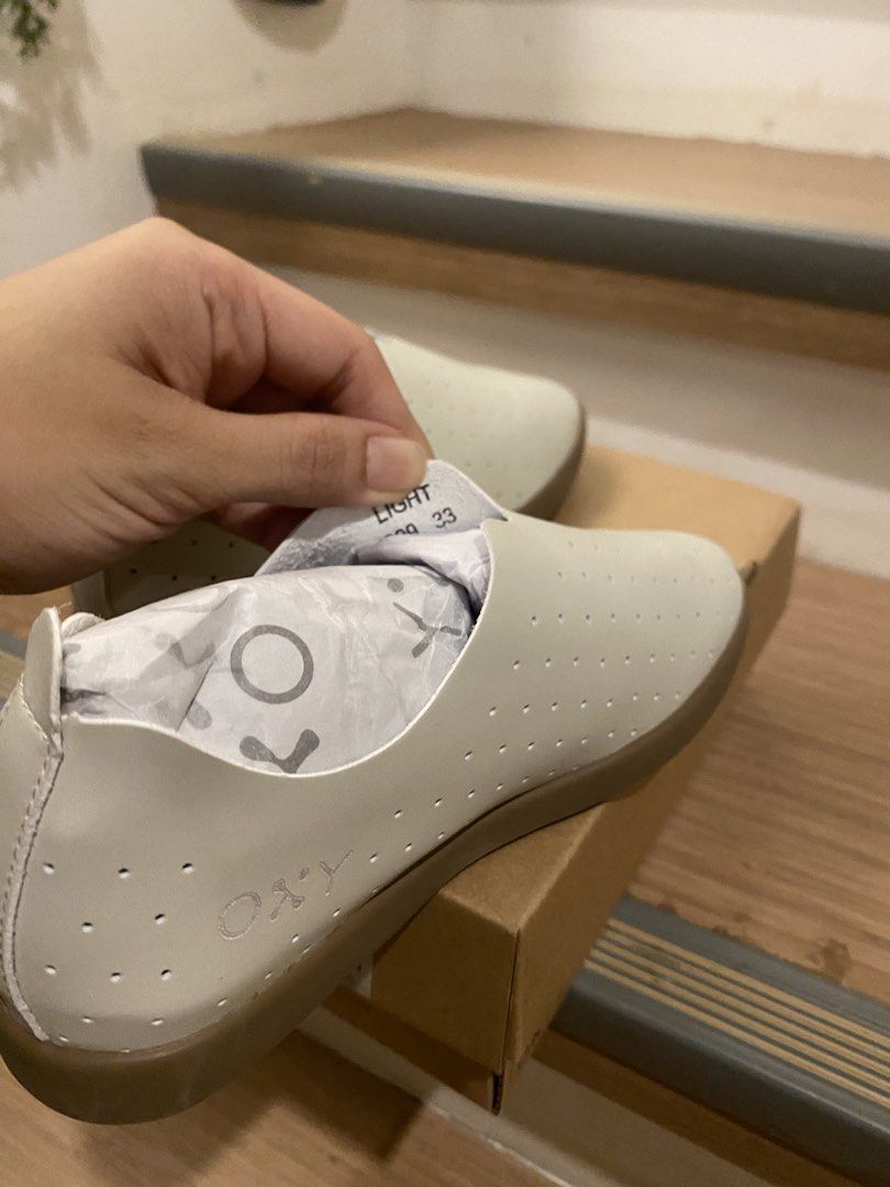 Kids Oxy Light Slip-on Shoes (Category: Babies & Kids Fashion) located in Santa Rosa. Submitted by summerbrunch (Listing ID 1467933758, Image 3). Description: BRANDNEW: Kids Oxy slip on shoes size 33 Unisex RFS: wrong size Brand: Oxy Light - Style: Slip-on shoes - Color: Light Sand - Size: 33 - Condition: Brand new, unworn, comes with original box, tag, and protective paper stuffing - Features: Breathable perforated upper pattern and durable brow