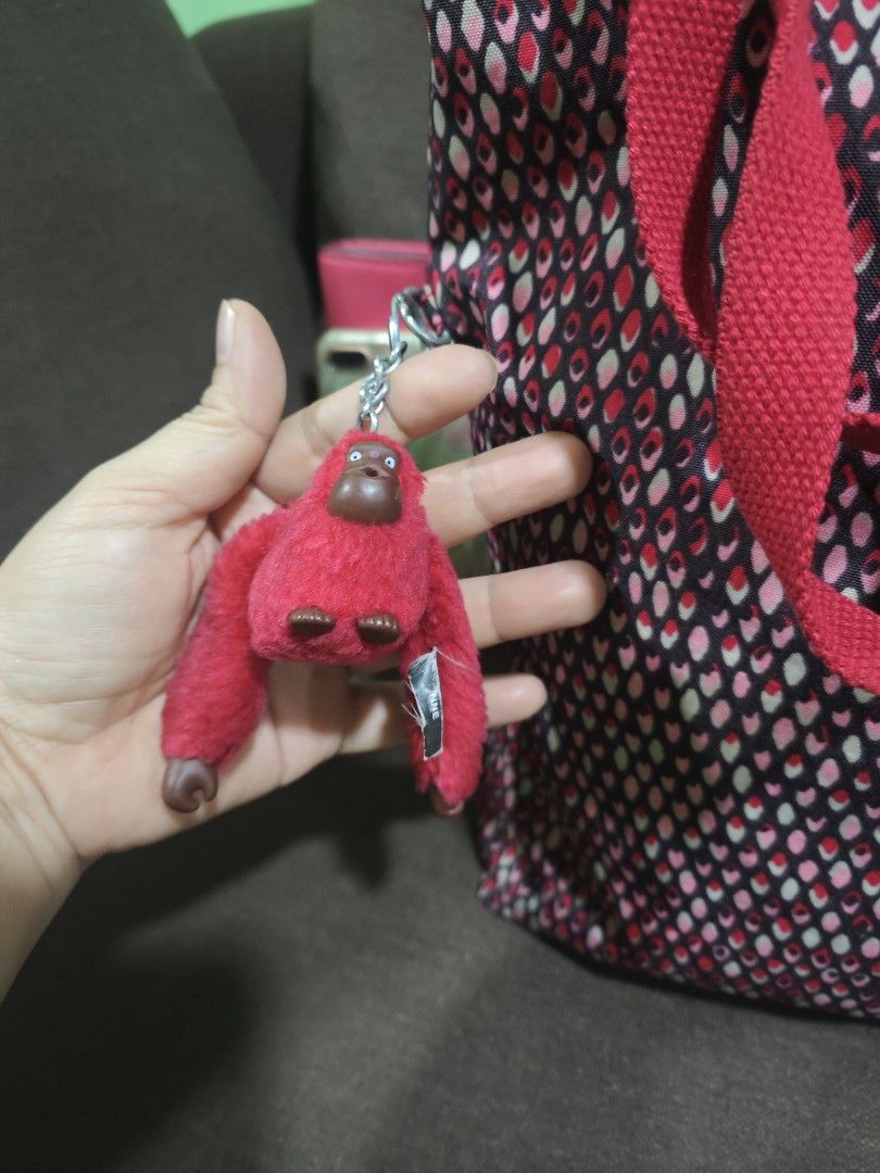 Kipling small reversible shoulder bag (Category: Shoulder Bags) located in Pili. Submitted by zaneombao03491 (Listing ID 1467986741, Image 3). Description: .