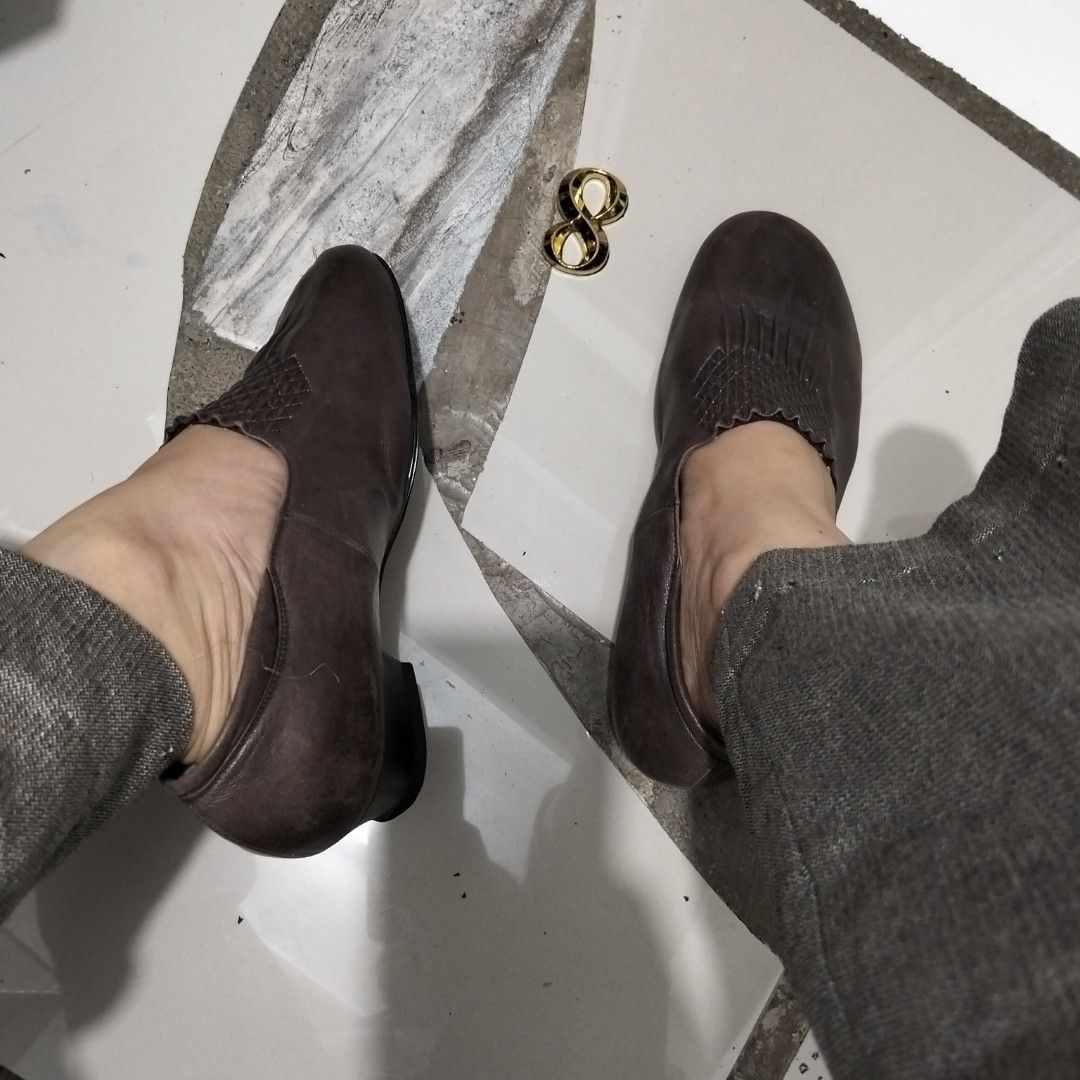 Kitten Heels Brown Shoes (Category: Heels) located in El Salvador. Submitted by francheskaukayukay (Listing ID 1467855380, Image 2). Description: .