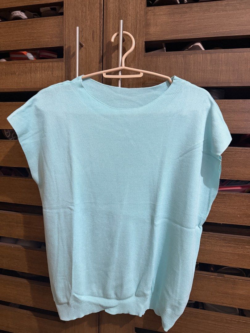 Knitted Blouse Baby Blue (Category: Blouses) located in Hermosa. Submitted by laviajeraph (Listing ID 1468055193, Image 1). Description: .
