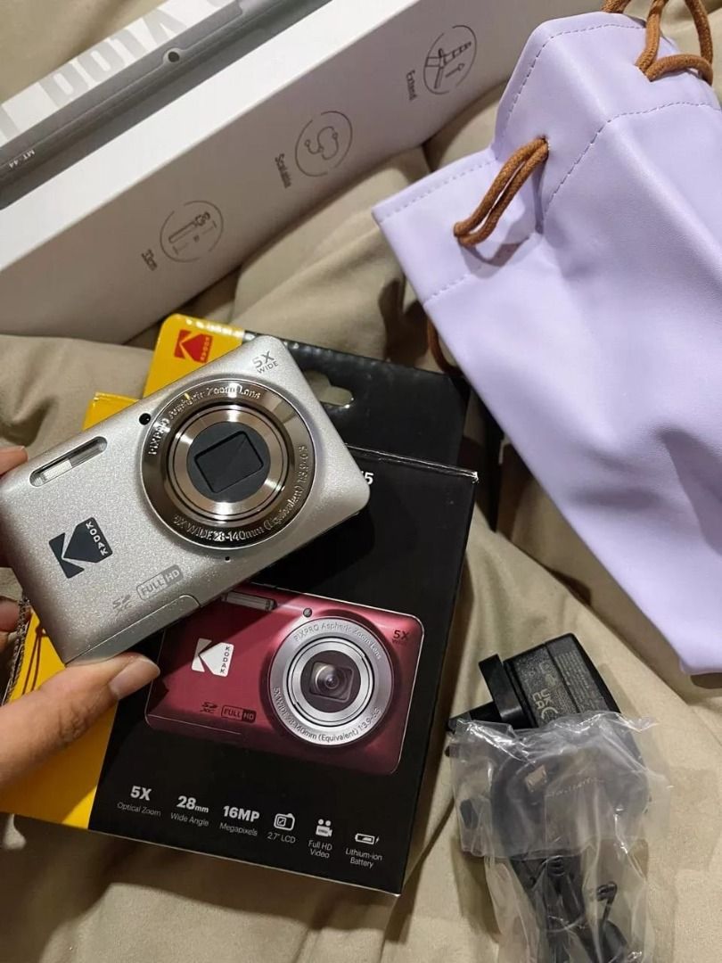 Kodak Pixpro FZ55 Digital Camera (Silver) (Category: Cameras) located in Iligan City. Submitted by elainemaeferrer1999 (Listing ID 1467978427, Image 1). Description: Rush for Selling My Kodak Pixpro FZ55 (silver) Bought from Henry's Camera PH official store last year December, so coming 1year old po. Complete accessories with receipt, manuals and original box. Ibigay ko na lang po ang mga ito kasama ng unit: Sandisk 32GB SD Card Bavin Type-C Card