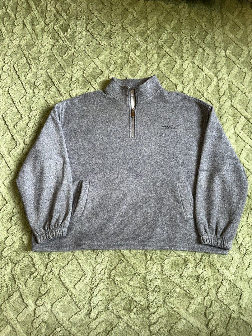 Korean Gray Quarter Zip (350 GSM) (Category: Coats, Jackets and Outerwear) located in Quezon City. Submitted by repa_ (Listing ID 1467973933, Image 1). Description: Dm for more info 📍Quezon City .