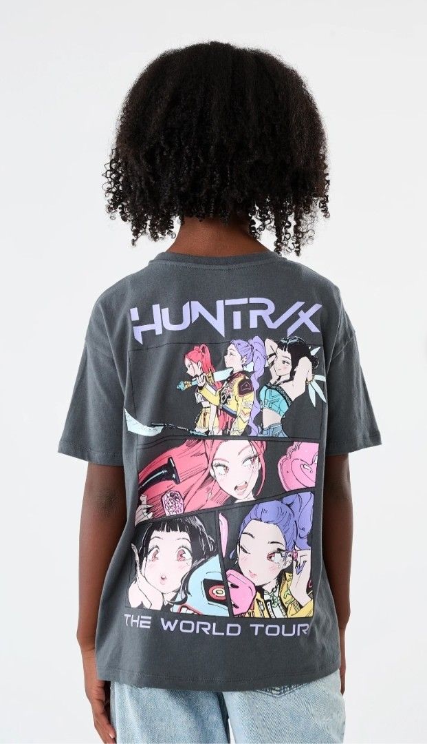 KPop Demon Hunters Oversized T-shirt (Category: Babies & Kids Fashion) located in Quezon City. Submitted by declttermum (Listing ID 1467875293, Image 2). Description: PASABUY: from Australia Brandnew official KPop Demon Hunters Huntrix oversized t-shirt. Sizes: 8 10 12 14 16 Arrival: December 15 #kpopdemonhunters #kpopdemonhuntersshirt #KDHshirt #huntrixshirt #kpopdemonhuntersmerch #KDHmerch #KDH #kpopdemonhuntersog #pasabuy #australiapasabuy #au