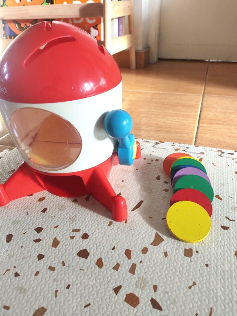 Kumon Counting Toy (Category: Infant Playtime) located in Taguig. Submitted by cleanupmomma (Listing ID 1467917861, Image 3). Description: Please take time to read ❤️ EUC with a big wooden rainbow coin 🌈 10pcs wooden coins complete wyiwyg.