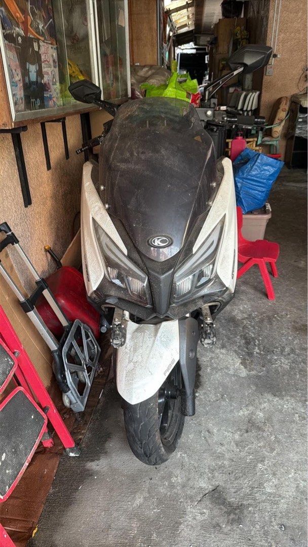 Kymco X-Town 300 White Scooter (Category: Motorbikes for Sale) located in Pasig City. Submitted by adriannn27 (Listing ID 1467895222, Image 1). Description: Kymxo xtown ct300 2021 model 12,+++ odo Color white Inclusions/upgrades Orion pipe (15,000) Loud horn MDL Top box bracket Rizoma handle grip Break lever Asking price 110,000 Issue Minor paint chips Dead battery (due to stuck in months).