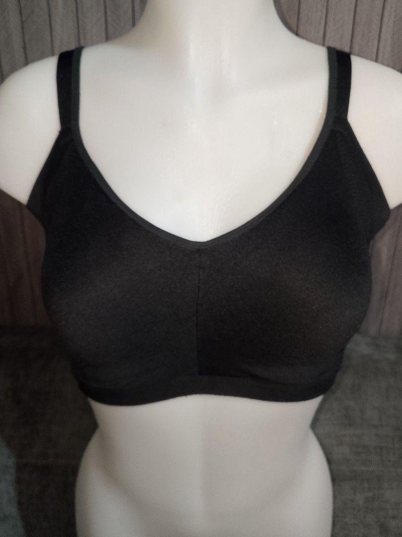 L: WARNERS BLACK PADDED NRA NONWIRE (Category: Undergarments & Loungewear) located in Manila. Submitted by truecrystal-1407 (Listing ID 1467943398, Image 1). Description: .