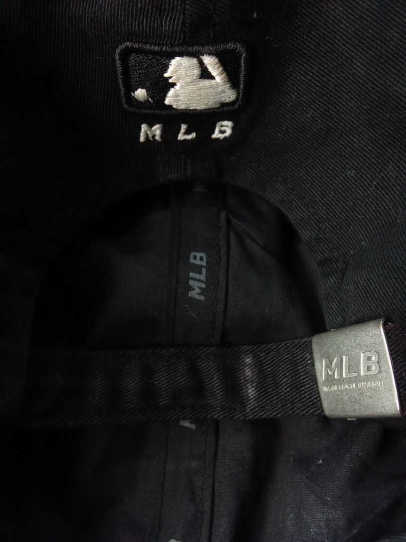 LA dodgers by MLB (Category: Caps & Hats) located in Polomolok. Submitted by timog_high_ice (Listing ID 1467877978, Image 3). Description: - Cotton - Strap back - Need wash - Minimal Dirt at sweat band Solid nito ❤️.
