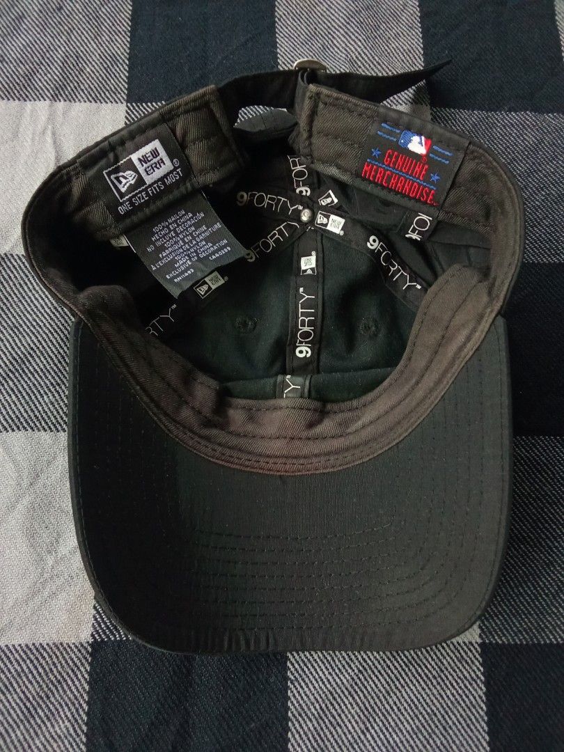 LA dodgers by New era (Category: Caps & Hats) located in Polomolok. Submitted by timog_high_ice (Listing ID 1467877660, Image 3). Description: - Nylon Material - Strap back - fade at inside (sweat band) Still presentable 🫶.