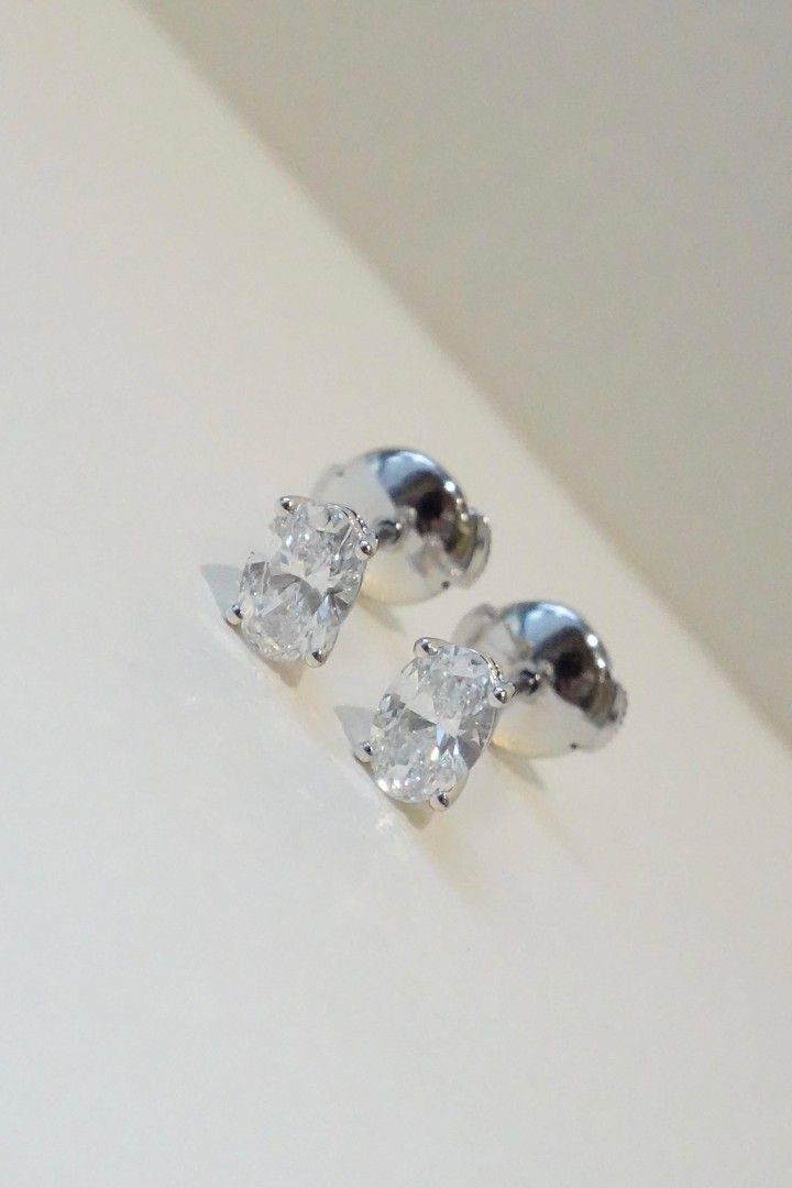 Lab Grown Oval earrings 0.5carat (Category: Earrings) located in Quezon City. Submitted by shop.mar.go (Listing ID 1467912471, Image 2). Description: bnew lab grown earrings 18k white gold 0.5carat each oval 1 caral total perfect for small ears, 2nd piercing.