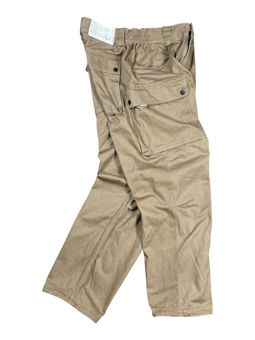 Lahk Cargo Pants (Category: Chinos) located in Bacolod City. Submitted by gabinuks2039771 (Listing ID 1468046450, Image 2). Description: 32-36 waist 40 Length 9 Leg Open Authentic Dm if interested .