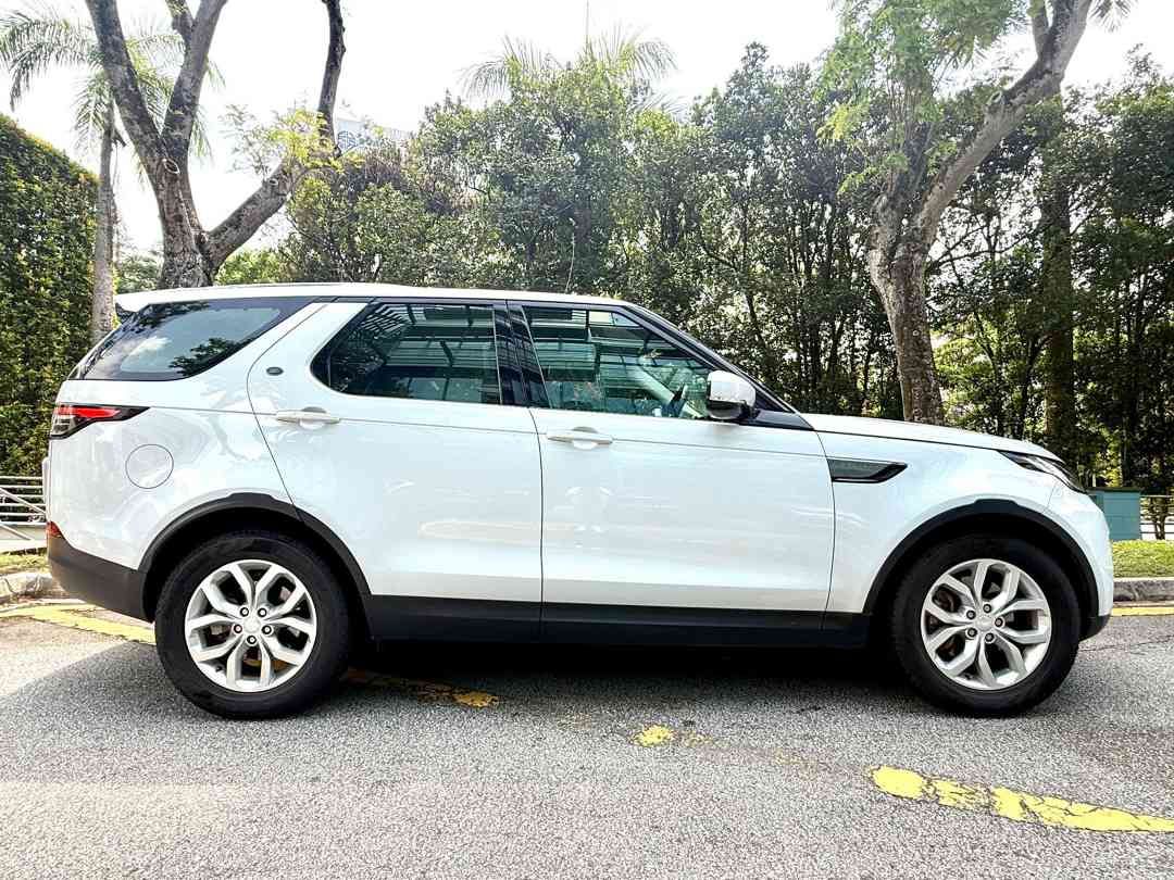 Land Rover Discovery 2.0 Si4 HSE 7-Seater (A) (Category: Used Cars) located in Singapore. Submitted by queenscarpl (Listing ID 1439282697, Image 2). Description: Showroom: Sin Ming 176 Sin Ming Drive #01-18 Singapore 575721 Sales Contact: Alvin Ng tel:88132929 .