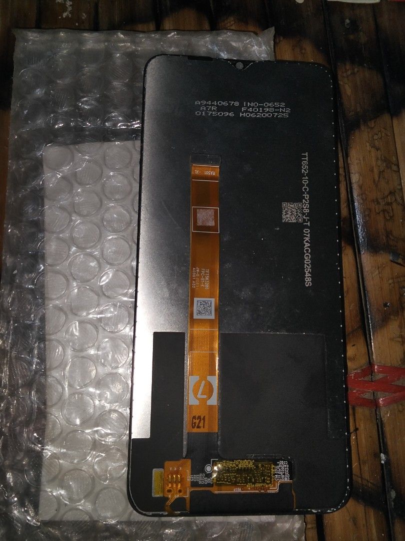 LCD FOR REAL ME (Category: Monitor Screens) located in Quezon City. Submitted by known_as_kairu. (Listing ID 1468056653, Image 2). Description: na doble po order ni lola kaya benta nalang itong extra, di na ma refund kasi.