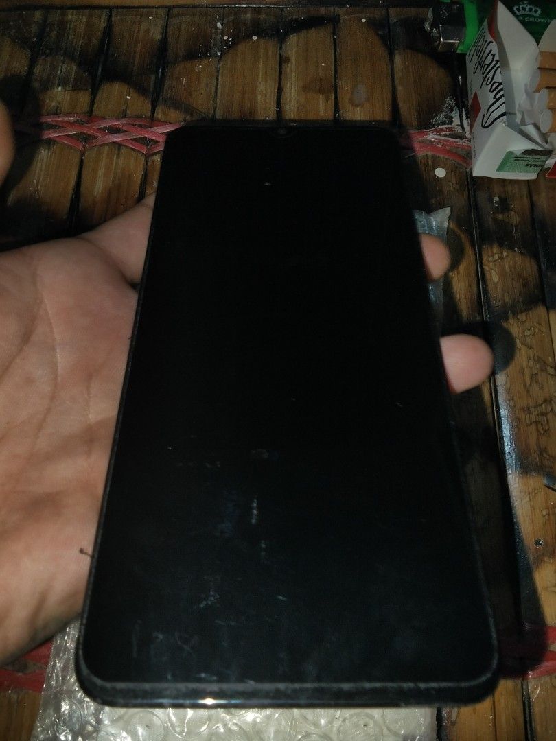 LCD FOR REAL ME (Category: Monitor Screens) located in Quezon City. Submitted by known_as_kairu. (Listing ID 1468056653, Image 3). Description: na doble po order ni lola kaya benta nalang itong extra, di na ma refund kasi.