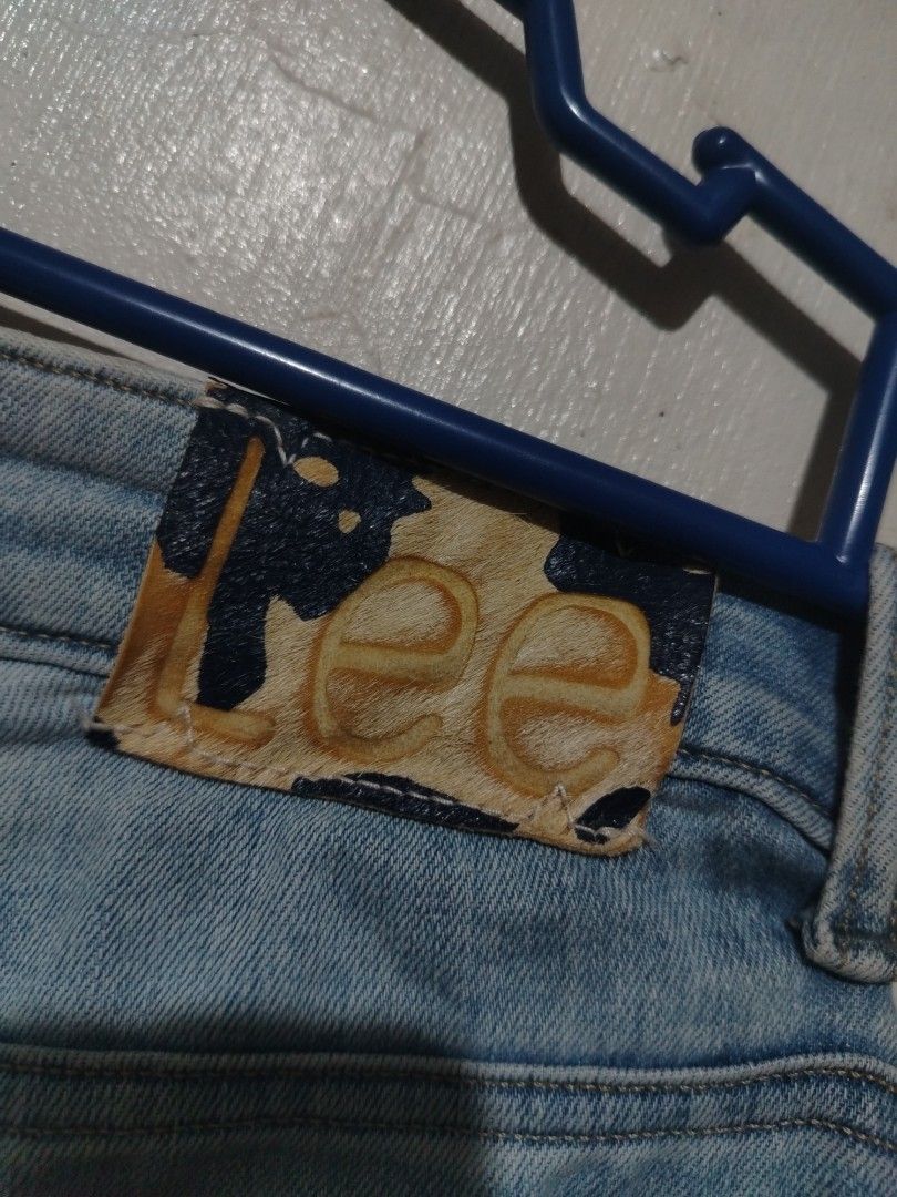 Lee 101+ Light Wash Denim Jeans (Category: Jeans) located in Rizal. Submitted by gmpastoffi75031 (Listing ID 1467919919, Image 2). Description: Lee 101+ light wash denim jeans. Dimes waist 32 length 37.5 Classic 5-pocket styling with custom cowhide leather back patch and 101+ embroidery on the right back pocket. Branded hardware button closure and woven inner waistband label. Relaxed straight leg fit with light fading throughout..