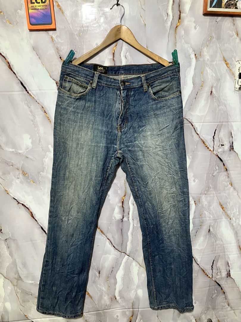 LEE CLASSIC MEN BLUE DENIM JEANS (Category: Jeans) located in General Mariano Alvarez. Submitted by adonid (Listing ID 1467891942, Image 1). Description: LEE CLASSIC MEN BLUE DENIM JEANS GOOD CONDITION NORMAL SIGN OF USAGE ONLY W34 L41.