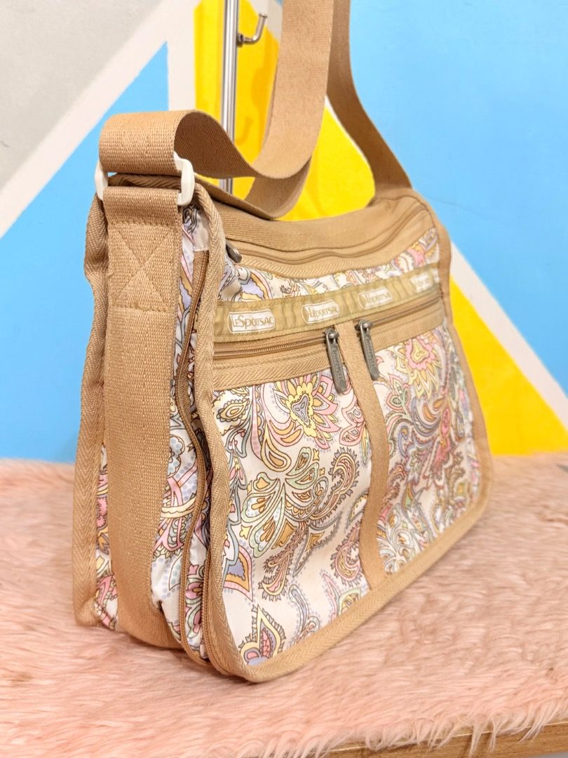Lesportsac (Category: Cross-body Bags) located in Cagayan de Oro. Submitted by rairaibags (Listing ID 1468009429, Image 3). Description: .