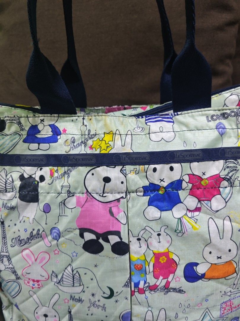 Lesportsac med tote bag (Category: Tote Bags) located in Pili. Submitted by zaneombao03491 (Listing ID 1467986566, Image 2). Description: .