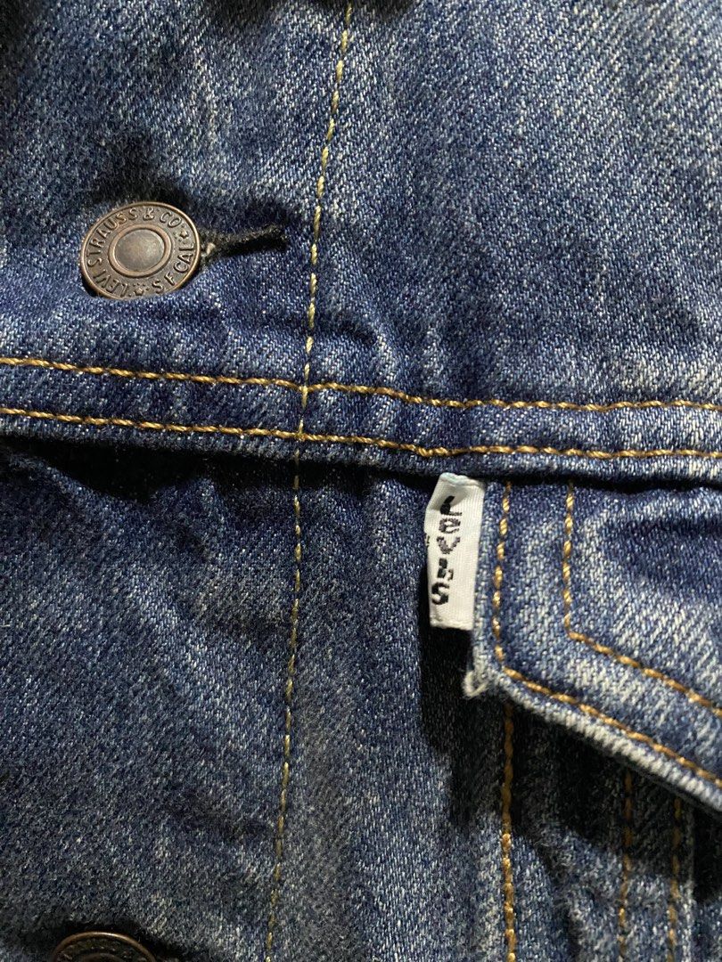 Levis (Category: Coats, Jackets and Outerwear) located in Iloilo. Submitted by yulostreet.thrift (Listing ID 1467994299, Image 3). Description: Levis type 3 denim jacket L on tags Complete tags 21Wx26L Best fit large Features the iconic levis tab on the front pocket, heavy material. One missing button as seen on the photo 9.7/10 CR Excellent condition.
