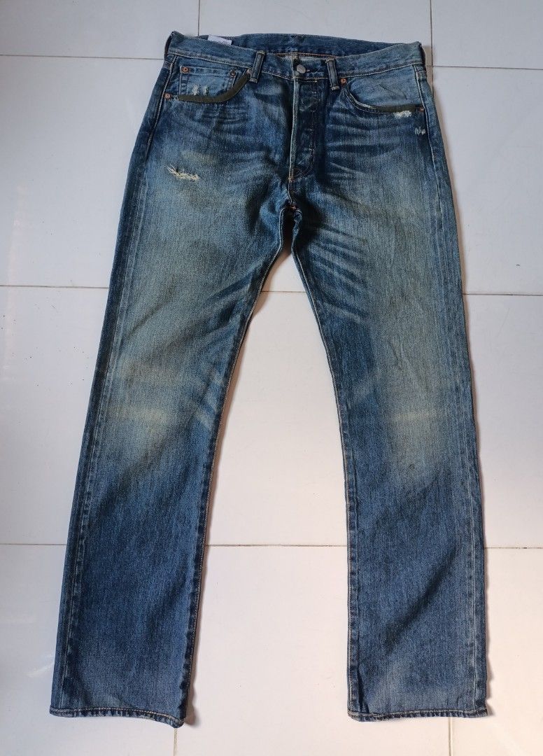 Levis 501 jeans (Category: Jeans) located in Asingan. Submitted by arnelpalaris8 (Listing ID 1467908741, Image 2). Description: Levis 501 32x34 on Tag 34 actual waistline 43 length 8 inch hem Back to original hem Verygood condition 1600 FREESHIPPING PM ME.