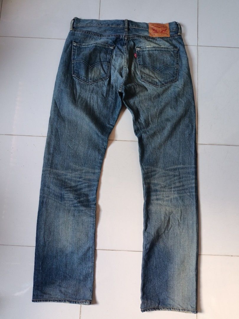 Levis 501 jeans (Category: Jeans) located in Asingan. Submitted by arnelpalaris8 (Listing ID 1467908741, Image 1). Description: Levis 501 32x34 on Tag 34 actual waistline 43 length 8 inch hem Back to original hem Verygood condition 1600 FREESHIPPING PM ME.