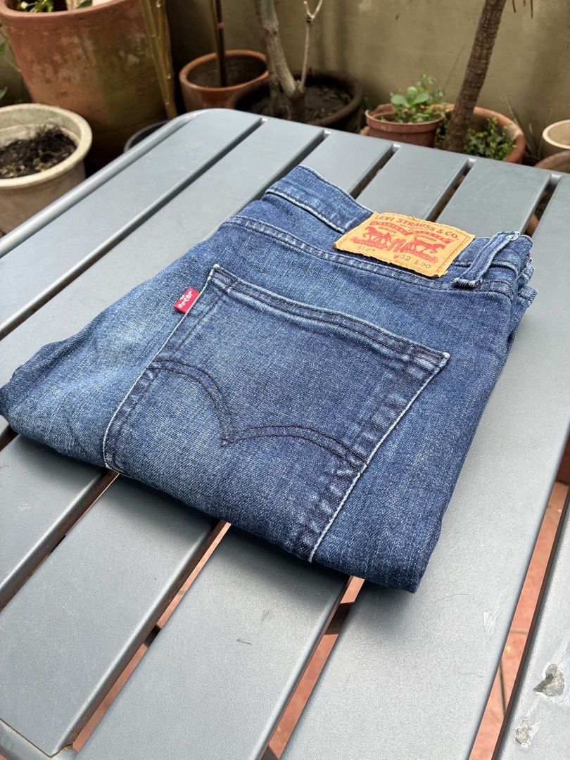 LEVI’S 512 (Category: Jeans) located in Las Pinas. Submitted by iamlowenz (Listing ID 1467901822, Image 1). Description: Levi’s 512 Slim taper 32 x 30 Lightly used, still in great condition Preloved, unfortunately not my size anymore 😫 Orig price is around 2.5k .