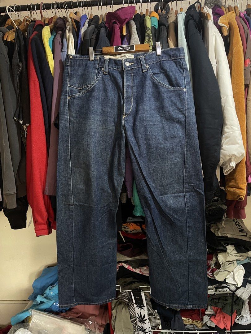 Levis Engineered Jeans (Category: Jeans) located in Cabuyao City. Submitted by jeirussamson897 (Listing ID 1467873305, Image 2). Description: Levis Engineered Jeans 34x30 ontag 34-36 waistline 41 length 9.5 leg hole excellent condition has minimal scratch only 9.5/10 1799+sf.