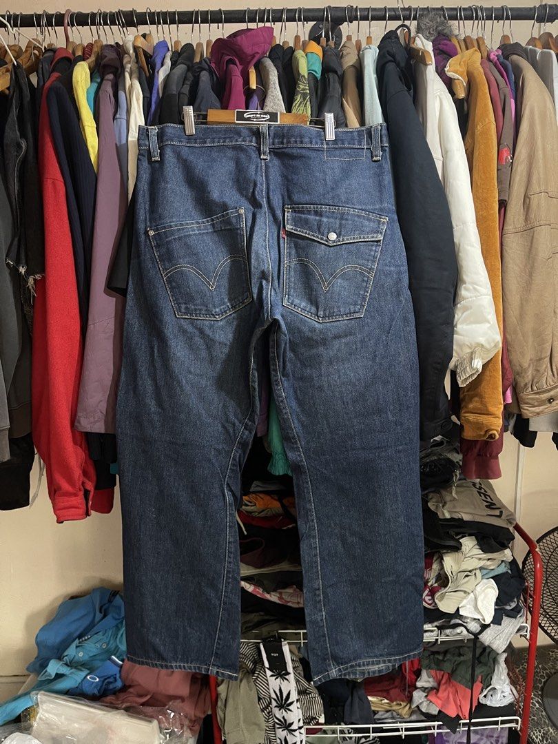 Levis Engineered Jeans (Category: Jeans) located in Cabuyao City. Submitted by jeirussamson897 (Listing ID 1467873305, Image 1). Description: Levis Engineered Jeans 34x30 ontag 34-36 waistline 41 length 9.5 leg hole excellent condition has minimal scratch only 9.5/10 1799+sf.