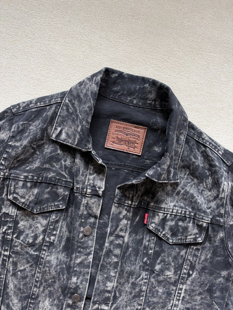 Levis Jacket (Category: Coats, Jackets and Outerwear) located in Kuala Lumpur. Submitted by bazliazhar (Listing ID 1468029755, Image 2). Description: P20/L27 Cond 9.5/10 .