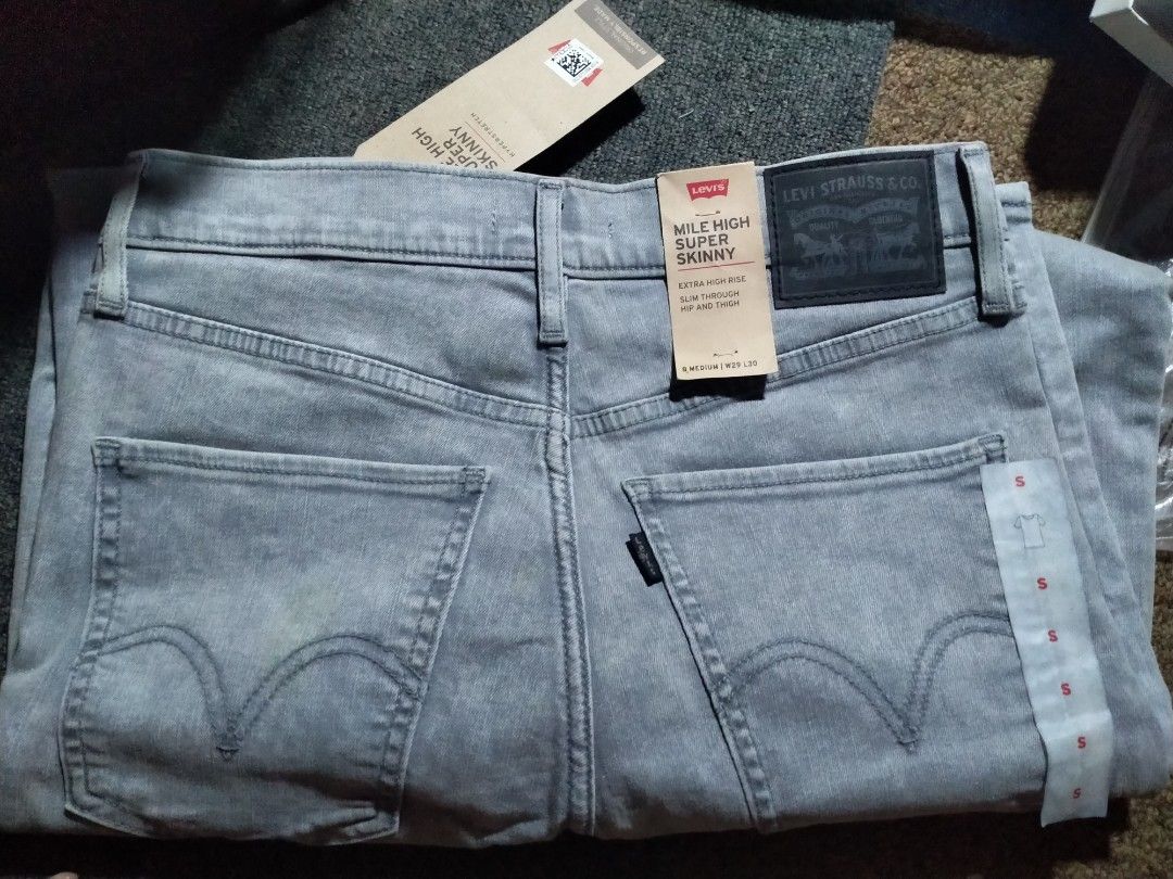 Levi's Jeans (Category: Coats, Jackets and Outerwear) located in Angeles City. Submitted by eslazatin789276 (Listing ID 1467909362, Image 2). Description: Levi's Jeans Mile High Super Skinny Extra High Rise Slim Through Hip And Thigh W 29 L 30.