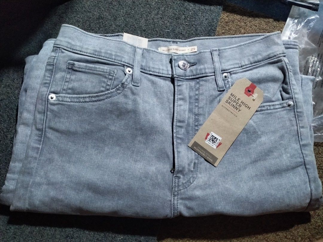 Levi's Jeans (Category: Coats, Jackets and Outerwear) located in Angeles City. Submitted by eslazatin789276 (Listing ID 1467909362, Image 3). Description: Levi's Jeans Mile High Super Skinny Extra High Rise Slim Through Hip And Thigh W 29 L 30.