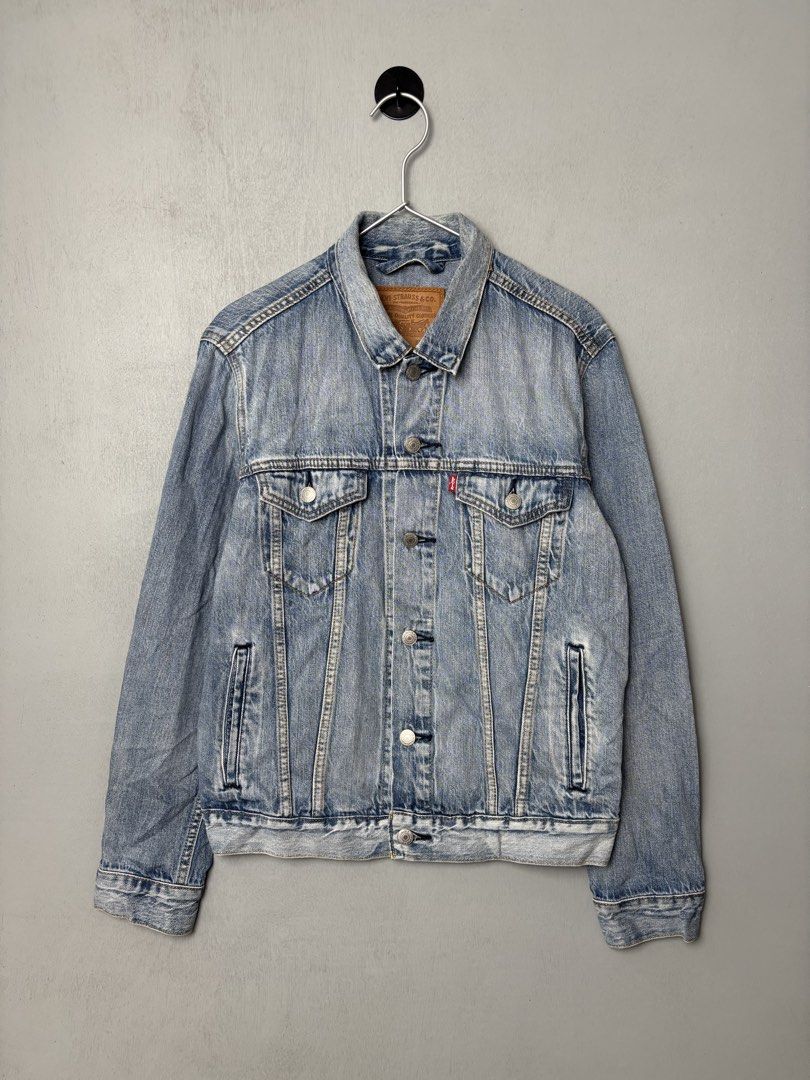 Levi's Skyline Denim Trucker Jacket (Category: Coats, Jackets and Outerwear) located in Mandaluyong City. Submitted by fellas_ph (Listing ID 1467922797, Image 2). Description: Excellent condition No issues Size S on tag 20" Width 24.5" Length 17" Shoulders 24" Sleeve Length.