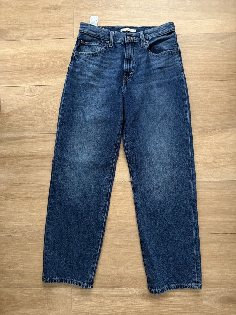 Levis Womens Easy Dad jeans (Category: Jeans) located in Cabanatuan. Submitted by frugalchic.md (Listing ID 1467896668, Image 3). Description: 29 Worn once only.