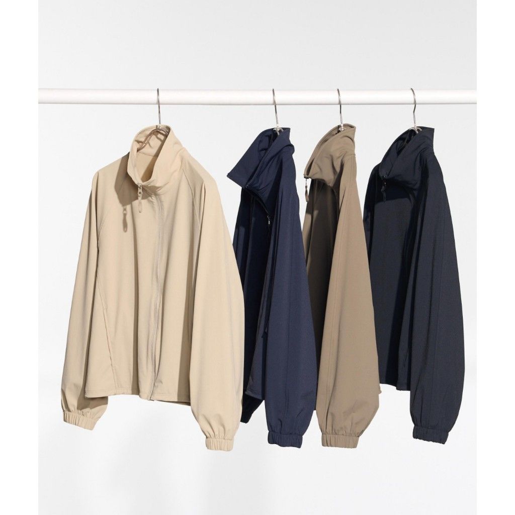 Lf: Uniqlo Jacket (Category: Coats, Jackets and Outerwear) located in Dagupan City. Submitted by myclothestoyours (Listing ID 1467882827, Image 1). Description: .